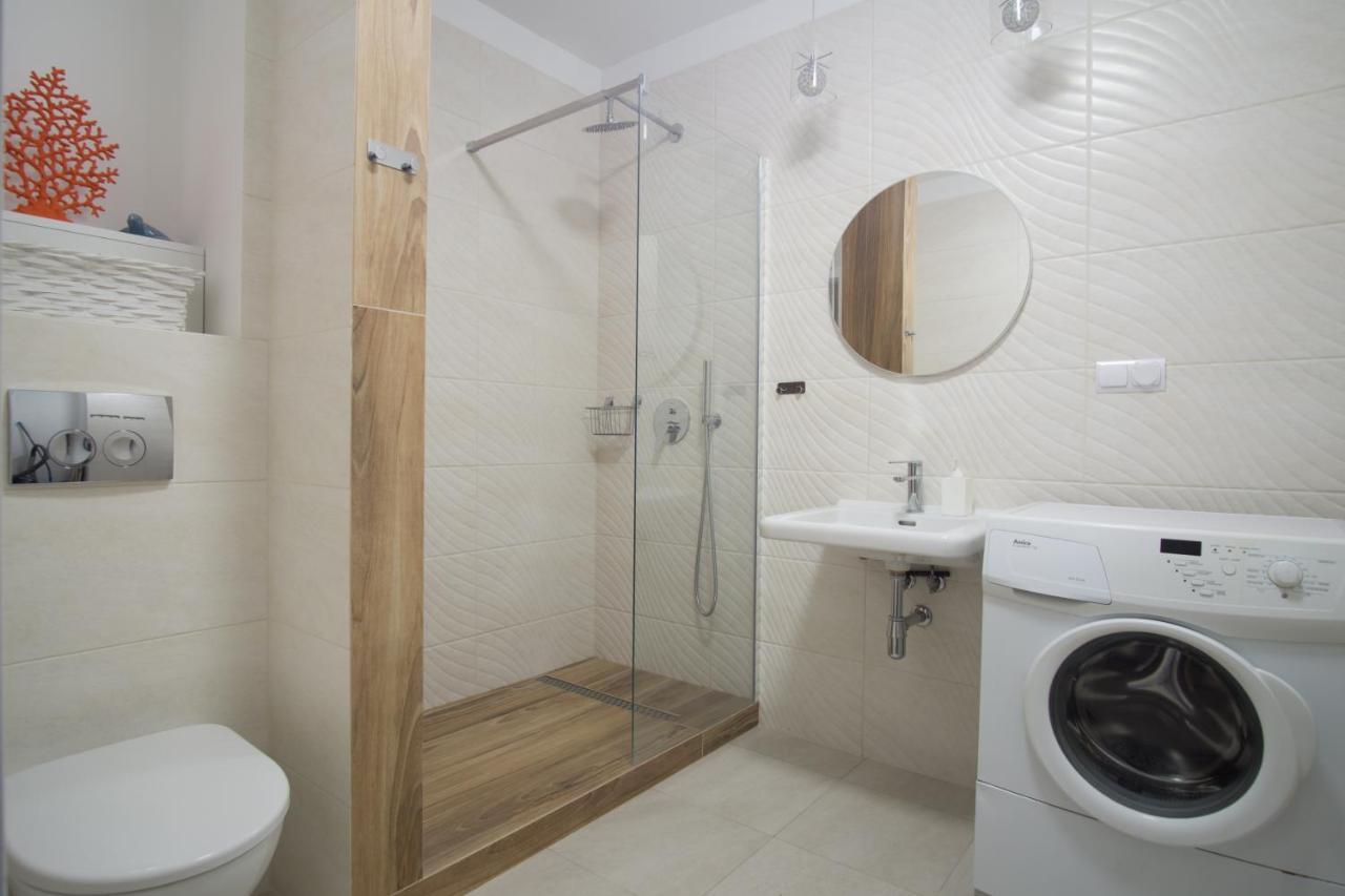 Roomsy Kolobrzeska Gdańsk Kültér fotó